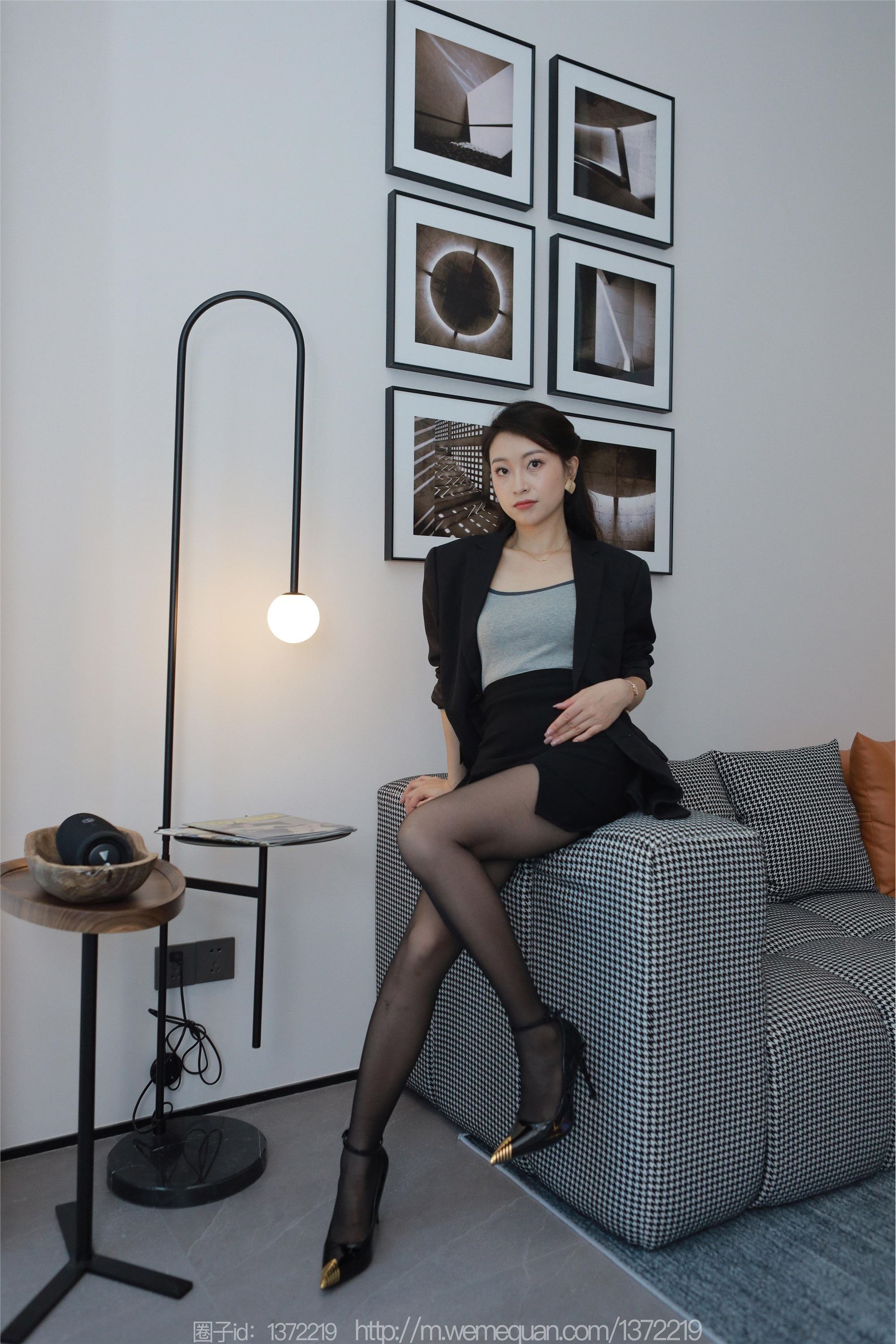 IESS异思趣向  2023.07.27 丝享家 1491 小婕《黑金高跟鞋》